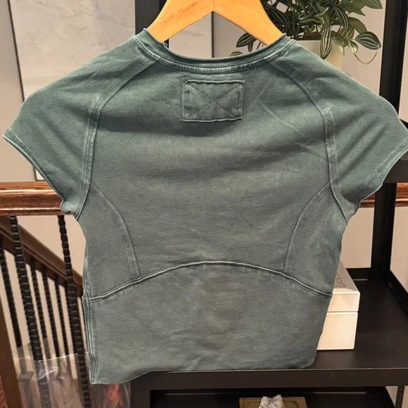 💚New! Small Free People The Protagonist Tee Shirt Top cropped cap sleeve Women - Picture 4 of 4